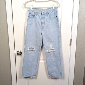 Levi's | Light Wash Ribcage Straight Ankle Distressed Jeans Size 27